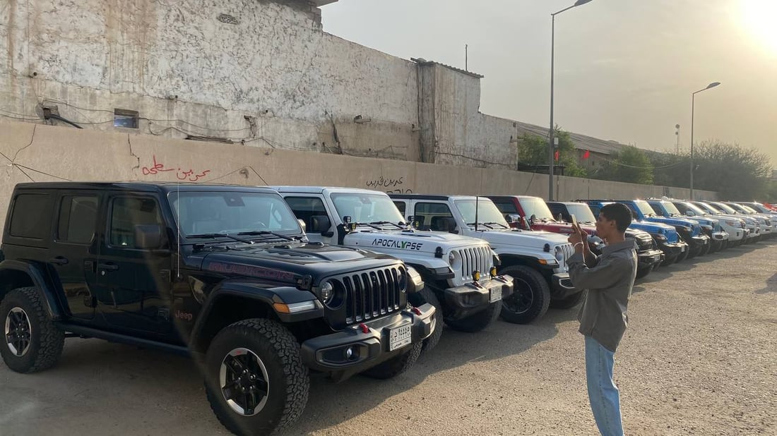 صور: يزعم أنها أقدم رولز رايس في العراق.. تجمع حاشد للسيارات الرياضية في البصرة