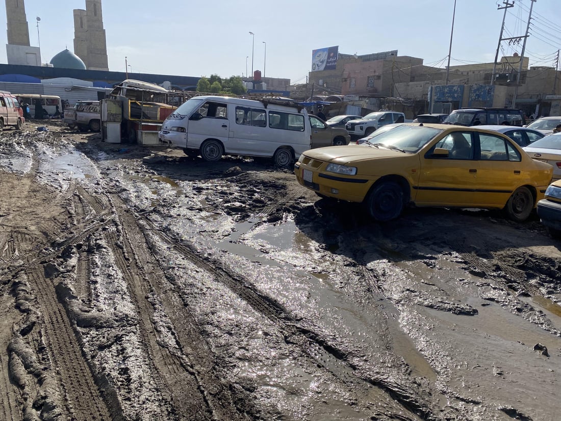 صور: المرور بسلام في كراج الناصرية القديم يتطلب معجزة أو زلاّجتين!