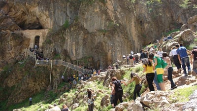 ئەو کەسەی له‌ شه‌قڵاوه‌ سوكایه‌تى به‌ گۆڕستانى مه‌سیحییه‌كان کرد بوو دەستگیرکرا