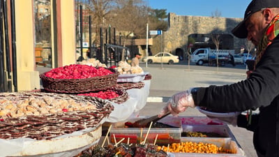 بێ ترشەمەنییەکان مەڕۆنەوە