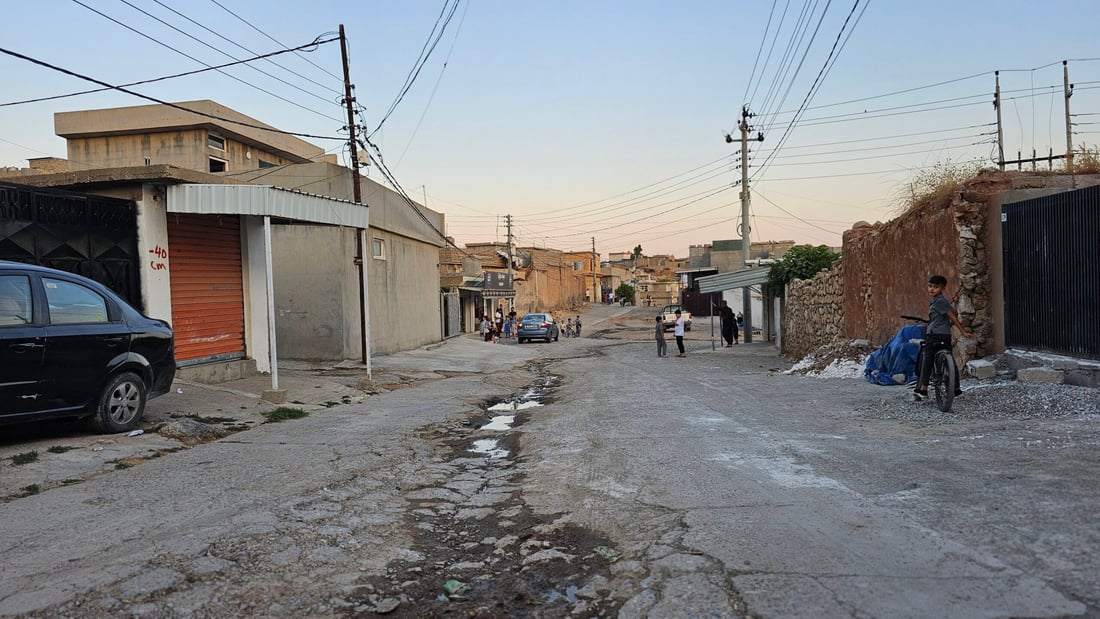بە باوەش دەمانپەڕێننەوە؛ گەڕەکێکی کۆیە هاوار و ناڵەیەتی