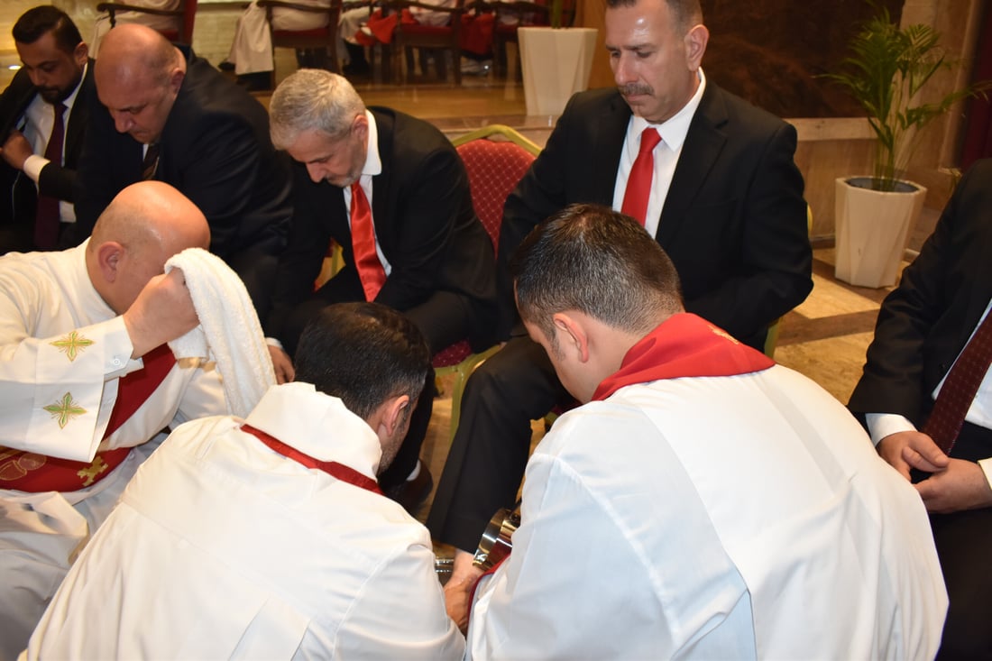 خميس الأسرار.. مشاهد من طقس غسل الأرجل بعد العشاء الأخير