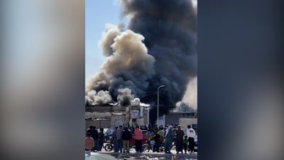 الجميع بخير.. حريق يلتهم صالونا نسائيا في الزبير (فيديو)