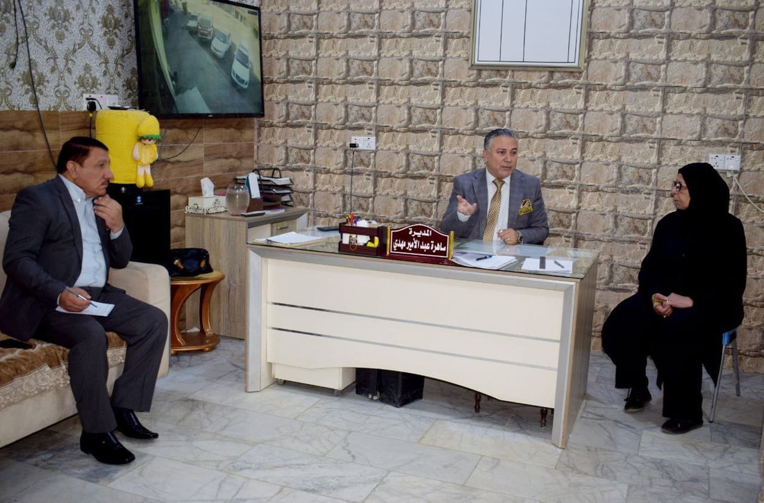 بلد تمنع الذكور من تعليم الإناث وتحظر حفلات التخرج وأعياد الميلاد والسفرات