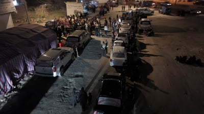 رتل 200 سيارة يغادر البصرة إلى كربلاء ويمنع صعود الأغنياء