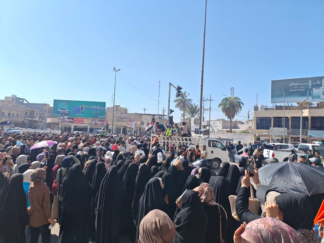 تظاهرة حاشدة لخريجي التربية أغلقت تقاطعات رئيسية في الحلة (صور)