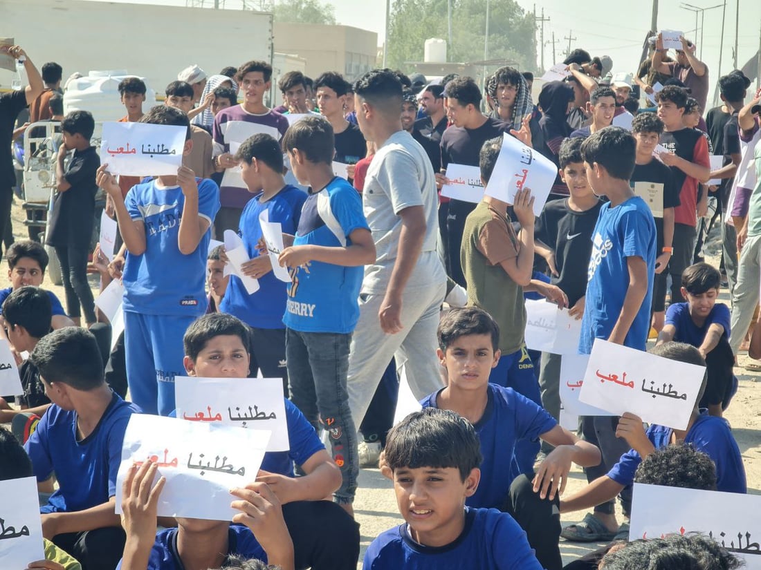 صور: الوركاء نصبت خيمة اعتصام مفتوح حتى تحقيق المطلب.. 50 فريقاً بلا ملعب!
