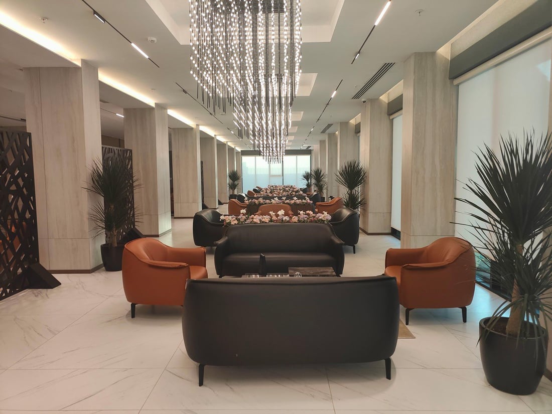 السوداني يفتتح فندق رامادا بلازا السياحي في الموصل