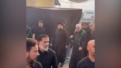 باسم الكربلائي يزور مقتدى الصدر وفيديو يظهر “تقديم هدايا”.. الحنانة قبل قليل