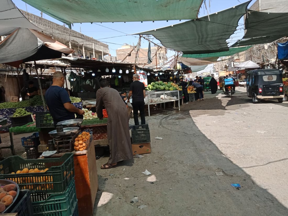 سوق بأربعة أسماء لكن الناس تعرف “الباچة”.. جولة مصورة بين أكشاك بغداد الجديدة