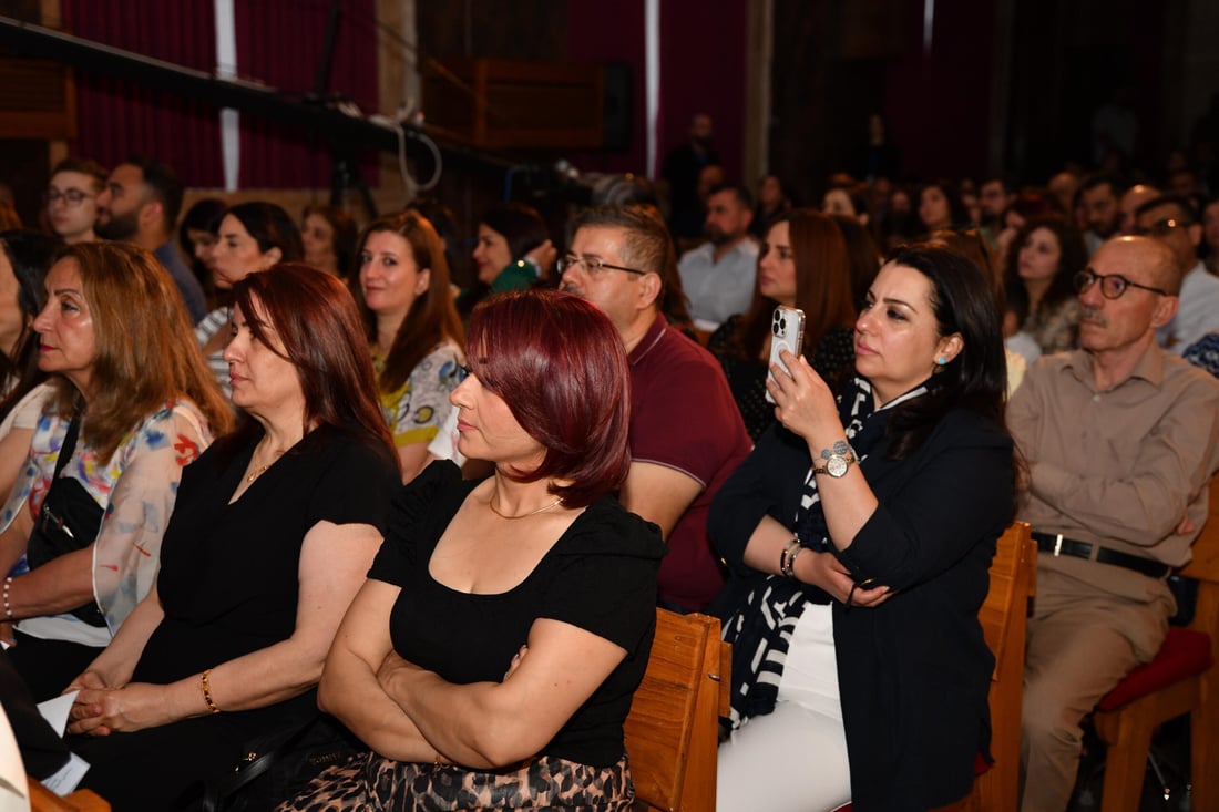 120  کچ و کوڕ پێکەوە ئەوەی دەیڵێن نایڵێنەوە