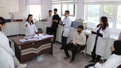 خوێندکارانی پزیشکی زانکۆی سلێمانی ماوەی هەشت مانگ وانەیان لەسەر سێکتەرە جیاوازەکان پێدەوترێتەوە