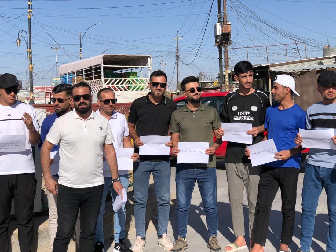 طالبات سنوني يتظاهرن أمام تربية نينوى لنقل مراكز امتحانات السادس إلى داخل الناحية