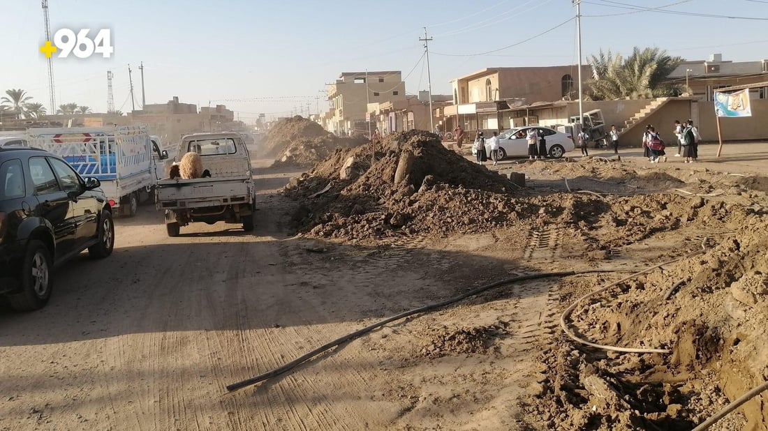 “أصلحوه قبل الشتاء فقد سئمنا من الوحل”.. غضب في الضلوعية من شارع متلكئ منذ 2021