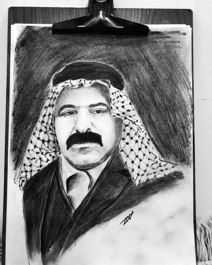 الدغارة – الديوانية: فنان يكرم ضيوفه برسم وجوههم في صالة استقبال منزله (صور)
