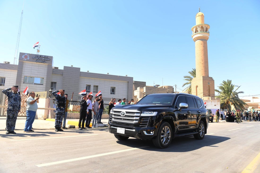 الرئيس رشيد يجري زيارة تفقدية إلى المثنى.. صور من مراسم الاستقبال