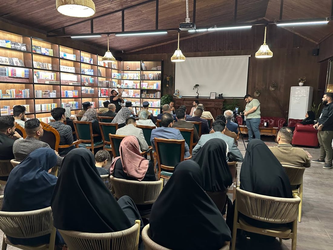 شباب النجف ناقشوا “المشروطة والمستبدة” في نادي القراءة (صور)