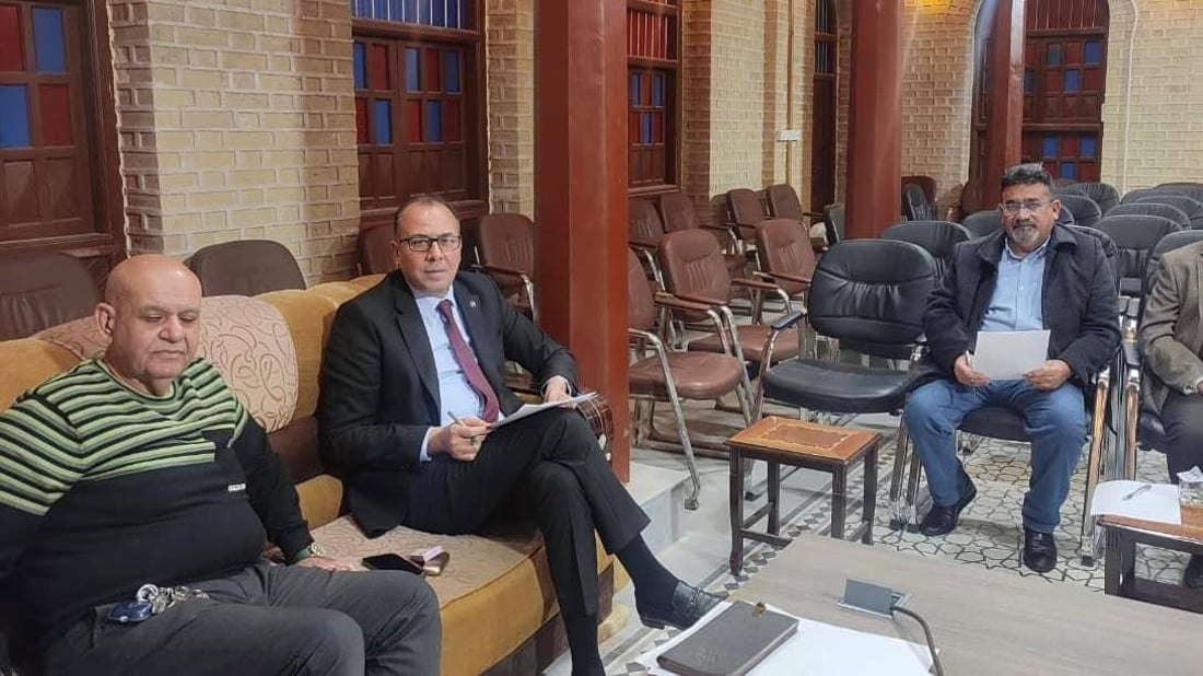 شعراء إيران “سيغامرون” في البصرة الأربعاء.. المربد بختم أحمد مطر والعرب من كل بلد