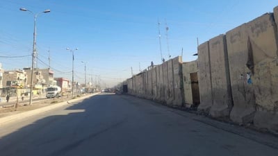 صور: قمامة سوق أبو دشير خارج السيطرة وعمّال النظافة في مهمة مستحيلة