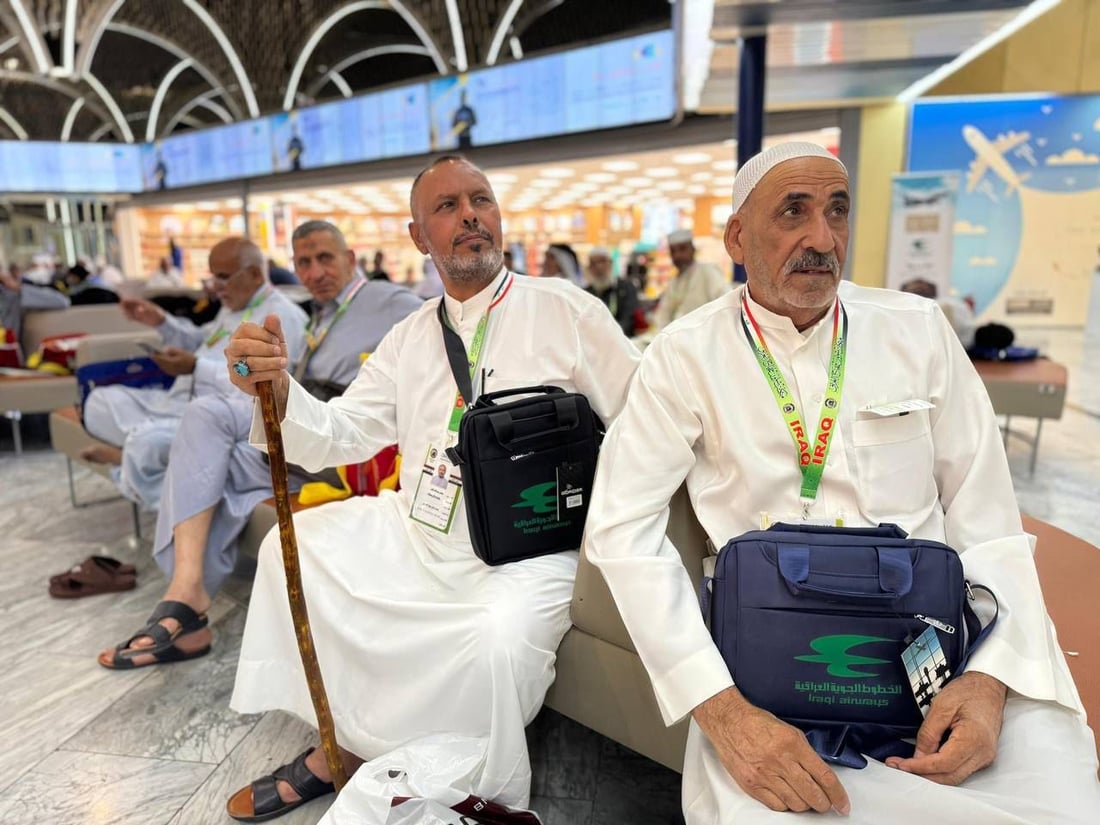 على متن الناقل الوطني.. تفويج أول وجبة من الحجاج عبر مطاري بغداد والنجف (صور)