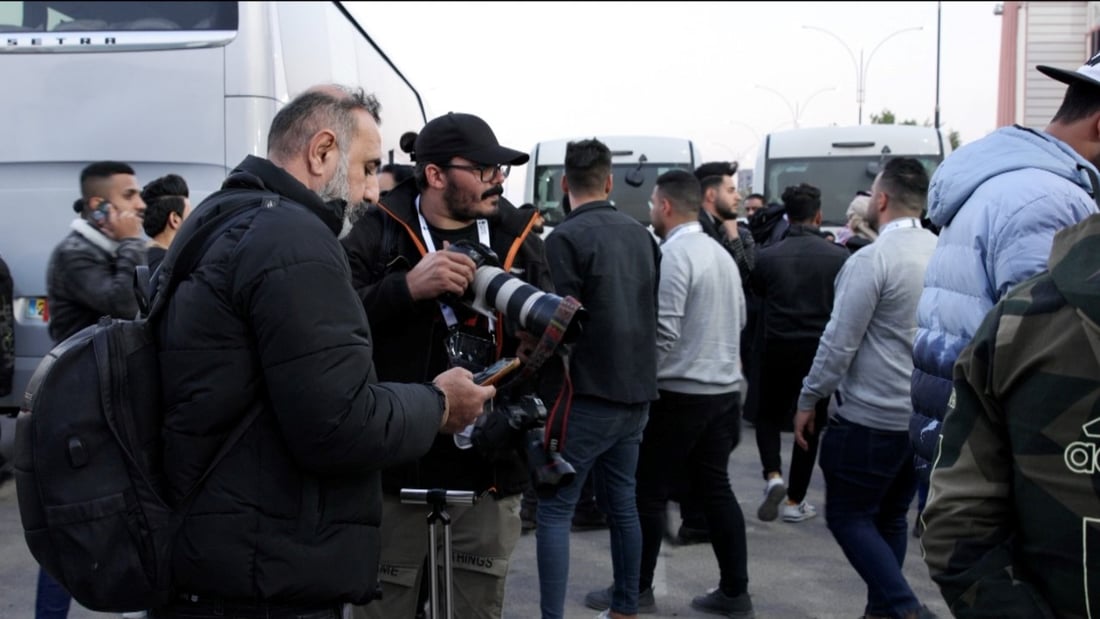 الصحفيون في خليجي 25: مدونو الفيس استحوذوا على باجات الإعلام