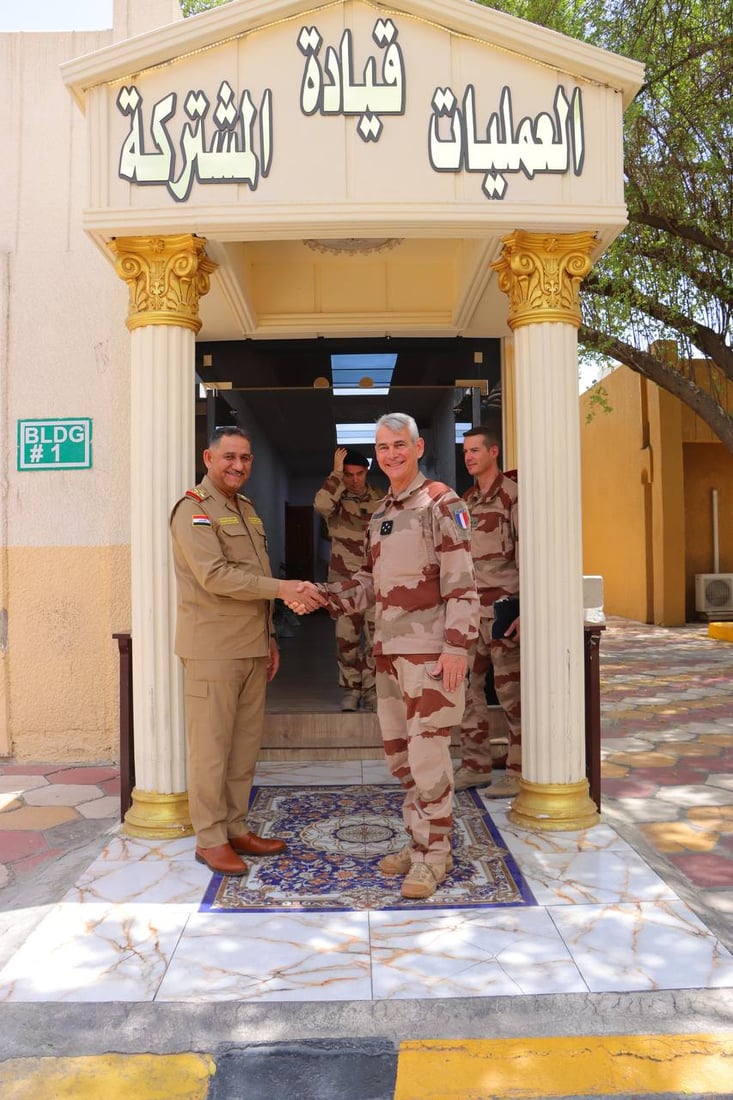 بغداد وباريس تناقشان التمارين المشتركة للطيران الحربي (صور)