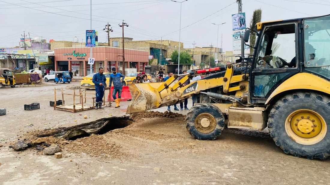 صور: حفرة العمارة الكبيرة رُدمت.. بانتظار التوجيهات لتبديل الأنبوب عند تقاطع نهاوند