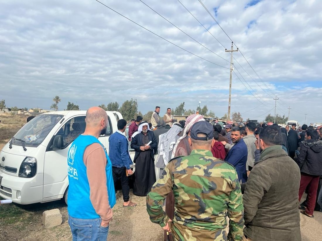 صور: بطانيات وأدوات مطبخ للعوائل النازحة العائدة إلى سيد غريب