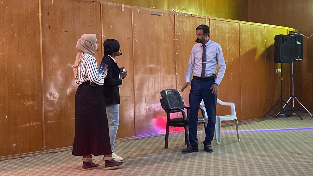 العنف اللفظي ضد النساء في ذي قار.. عمل مسرحي في مشروع “خبز ومسرح”