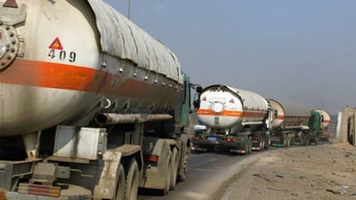 السجن 15 سنة بحق 12 متهماً بتهريب المشتقات النفطية في البصرة