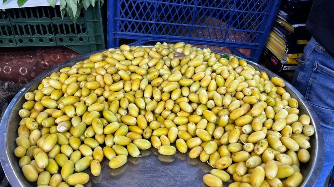 صور: قطفة “البشرى” وصلت سوق العشار.. موسم الرطب بدأ والكيلو بـ 4 آلاف دينار