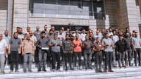 صور من بوابات الدوائر الحكومية في واسط: دقيقة صمت والفا...