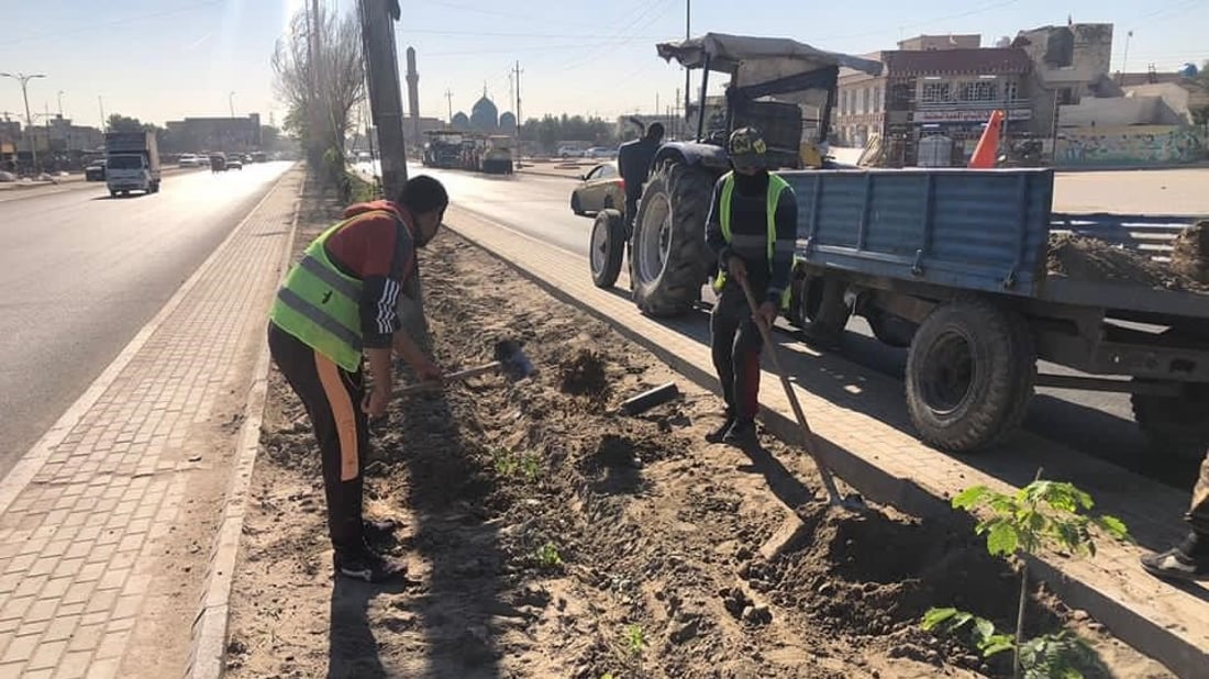 أهالي “حي الجهاد” ليسوا معجبين بخطة البلدية: تركت المكبات وراحت تزرع!