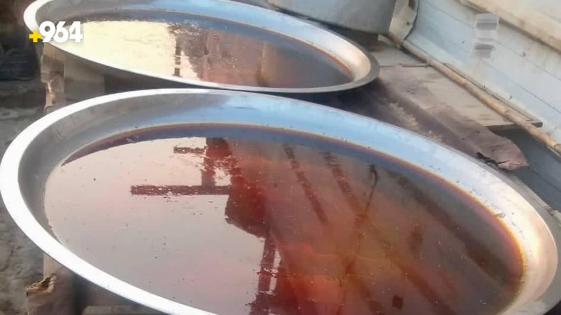 صور: البصرة تعصر أشهى حبات التمر.. صناعة الدبس بدأت والشمس تتكفل بالباقي
