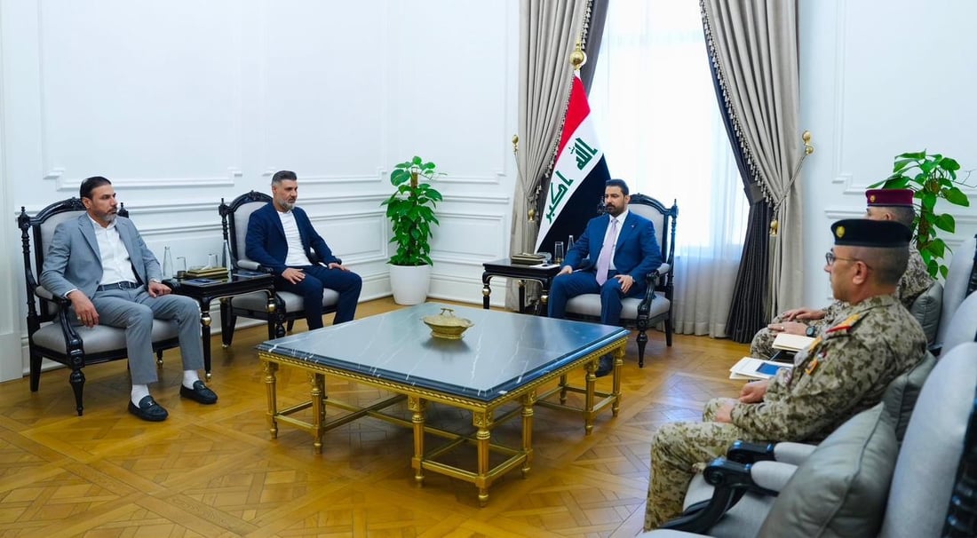 وفد الصدر في مكتب الزيدي لتسليم السلاح ودمج السرايا بالدولة