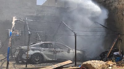 دوو ئۆتۆمبێلی دوو ئامۆزا سووتان