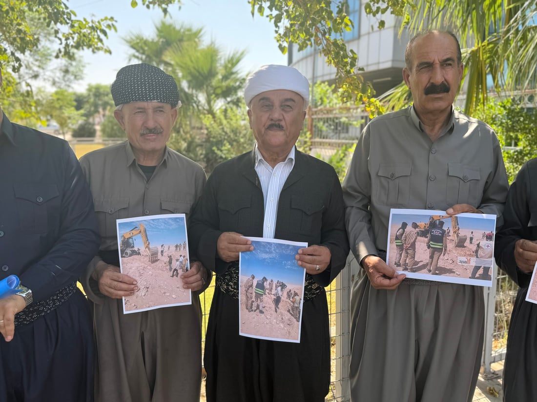 “رێز لە گۆڕى ئەنفالکراوانمان بگرن و بە شۆفڵ و حەفارە هەڵیان مەدەنەوە”