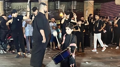 الليل في شارع الكفاح البغدادي.. كل المواكب تتجه إلى هنا (صور)