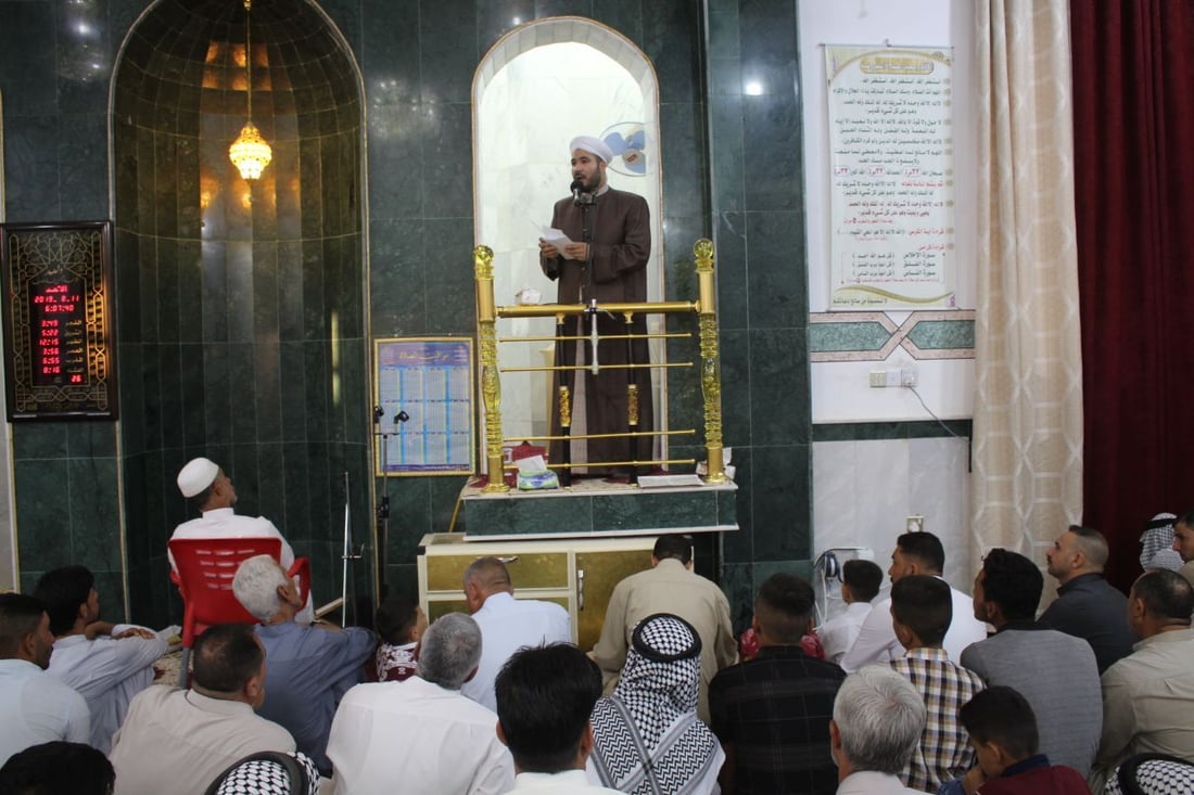 صلاة العيد من بابل: حضور ملفت بجامع المسيب والإمام دعا لحل الخلافات بين الأخوة (صور)