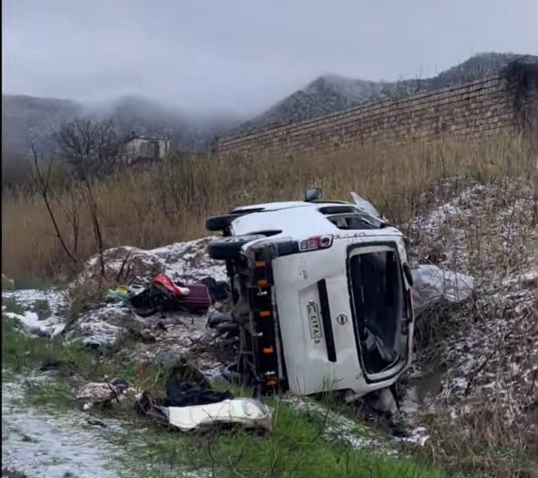 Bus carrying university students overturns in Duhok with 14 injured