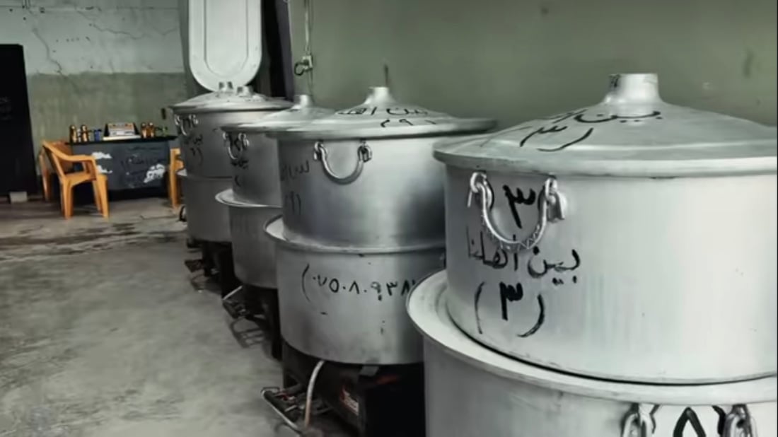 يا سيدات تلعفر لا تدخلن المطبخ بعد اليوم.. أبو عباس يتكفل بولائم المناسبات (صور)