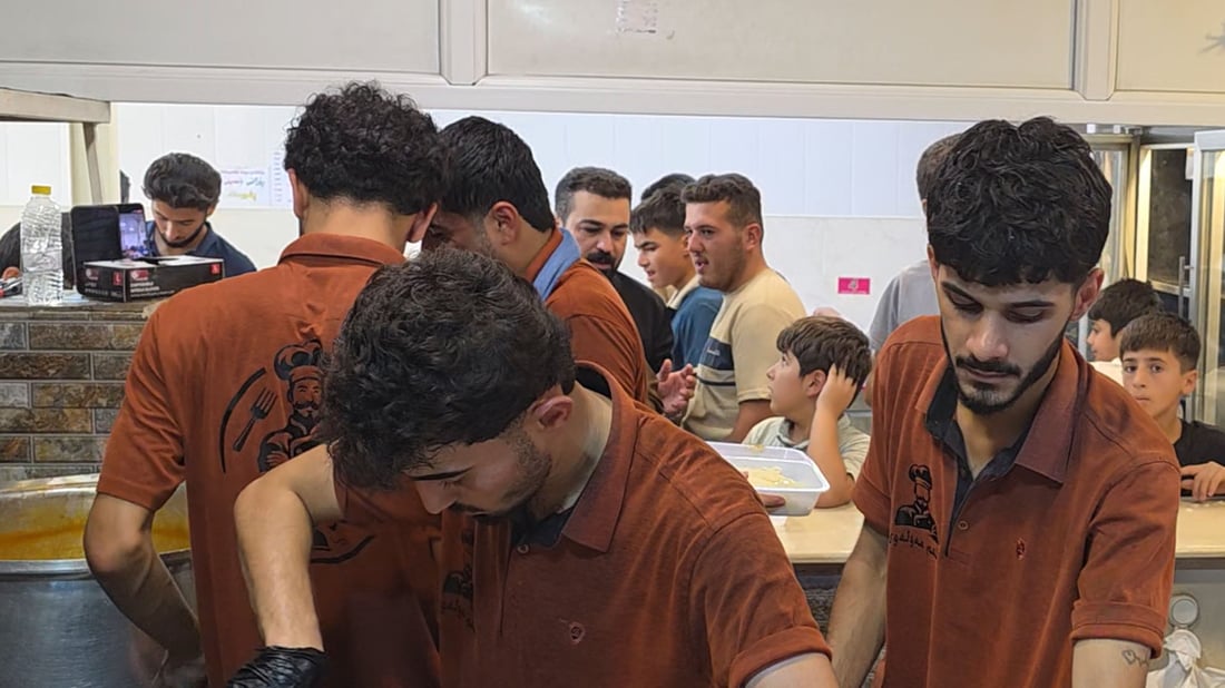 چێشتخانەیەک خواردنی 600 کەسی ئامادە کردووە بۆ خێر