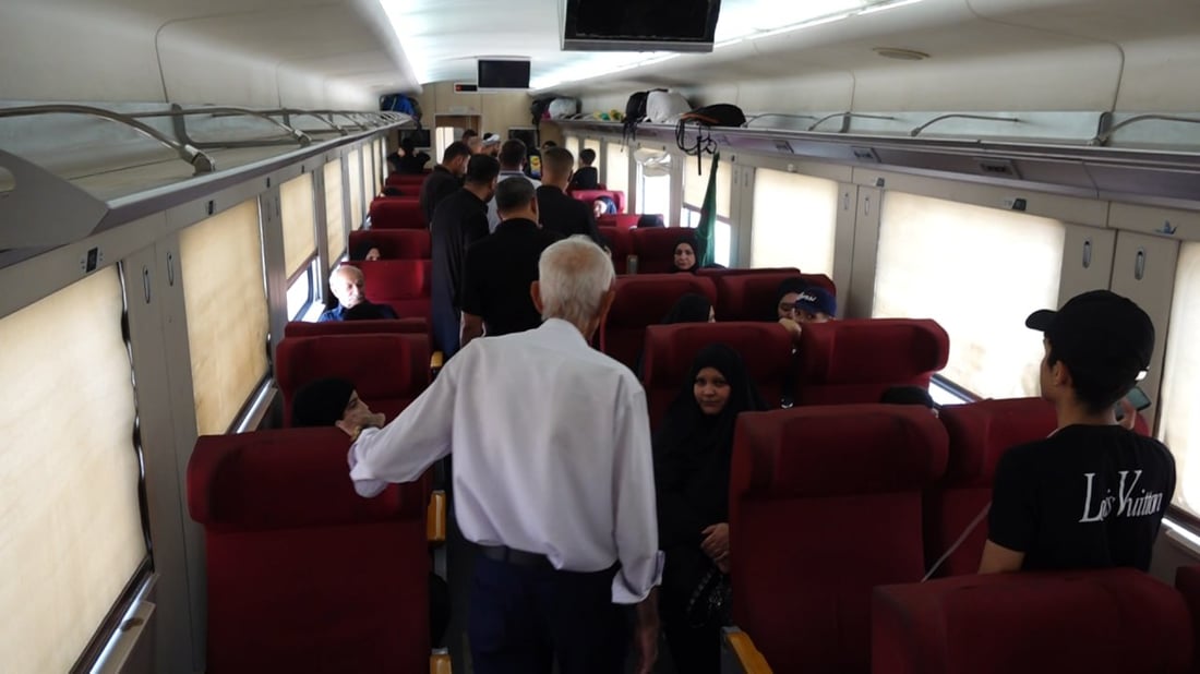 قطار بصرة بغداد لا يتوقف ويوم الأحد للإيرانيين.. إحصائية تذاكر أسبوعية (صور)