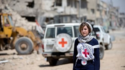 الصليب الأحمر ينفي استغلال سياراته بالعراق لأغراض غير إنسانية: إشاعات تعرضنا للخطر