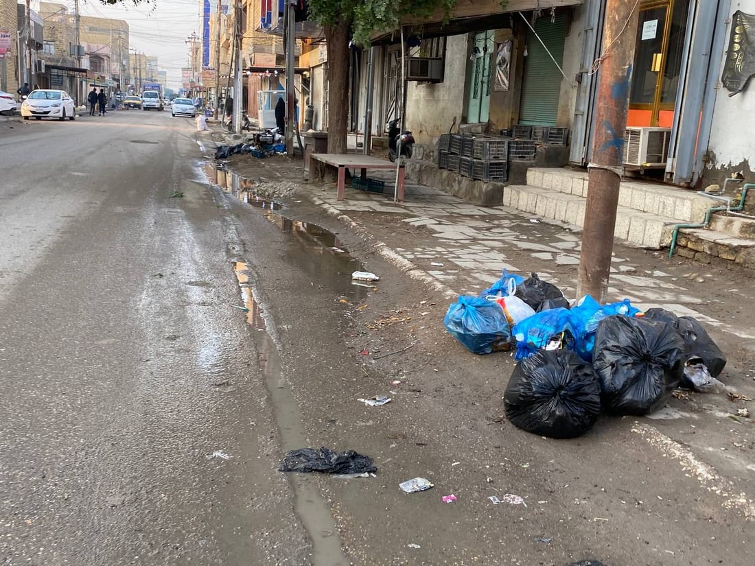 شوارع الناصرية تغرق بالنفايات إثر إضراب 1000 عامل نظافة (صور)