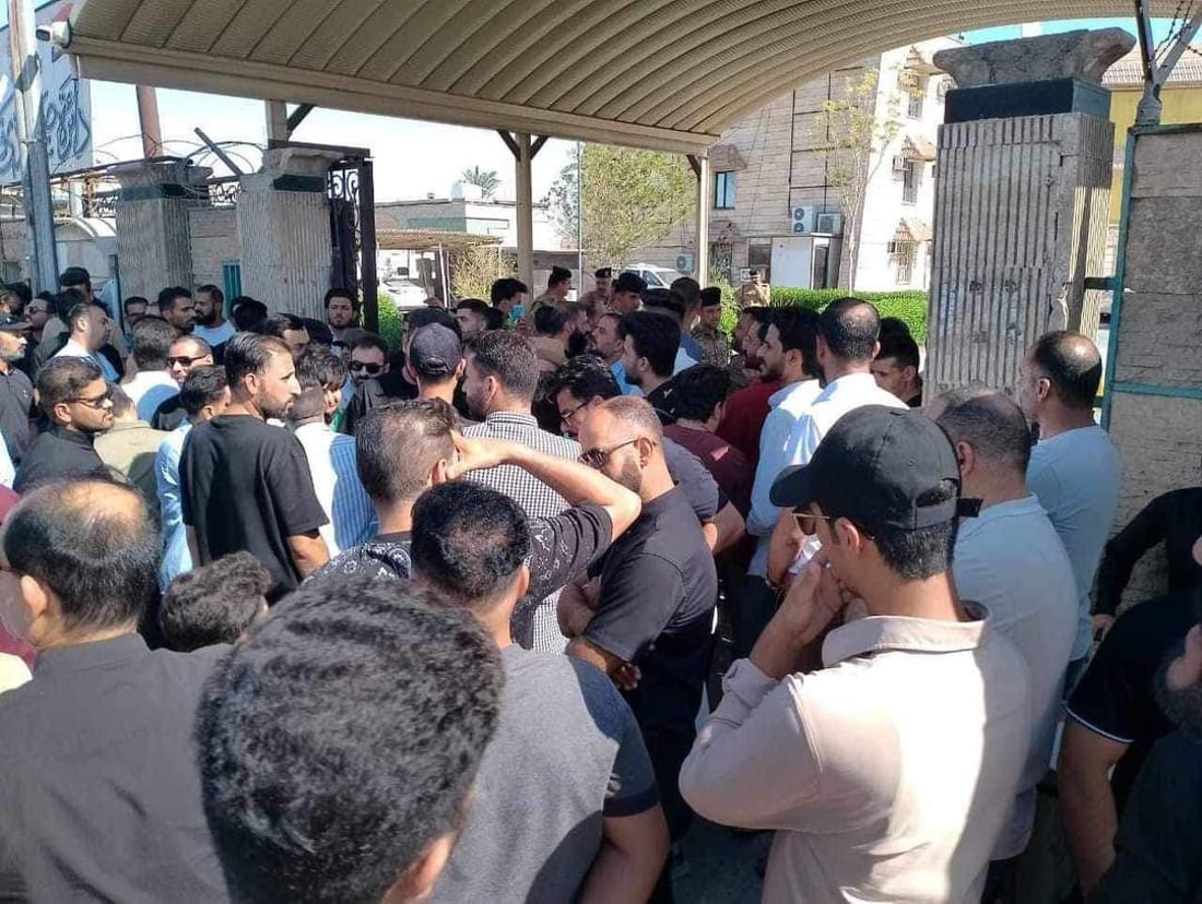 موظفو صحة ذي قار يطالبون بصرف مستحقاتهم.. الوزير وعد بحل المشكلة (صور)