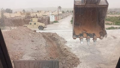 صور: قوة ضاربة من الجيش تساعد ديالى على “إنقاذ” أنهارها من المتجاوزين