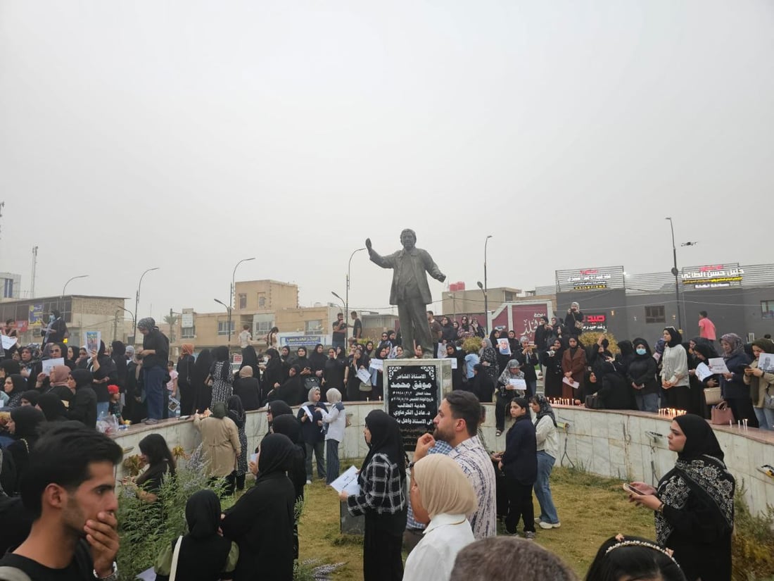 صور: نساء الحلة يطالبن بتحقيق نزيه في وفاة الطبيبة بان