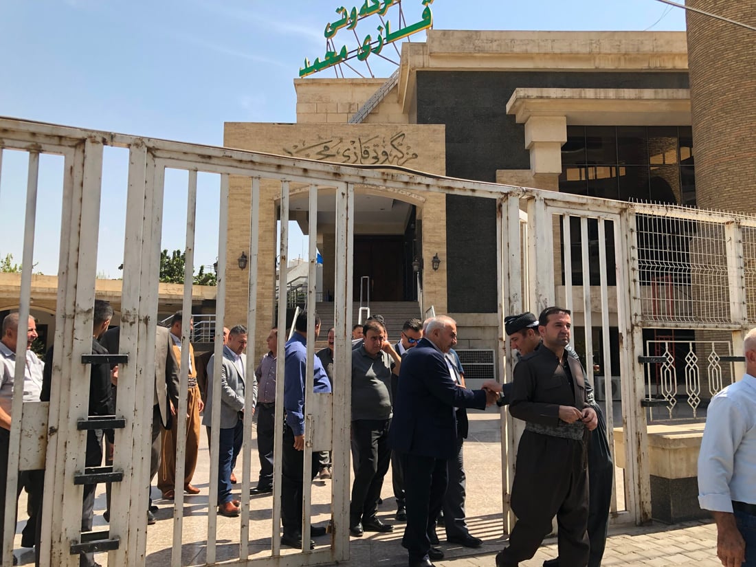 وجهاء البلدة المسيحية في أربيل زاروا المساجد وباركوا المولد النبوي (صور)