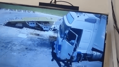 فيديو يحبس الأنفاس.. شاحنة تقتحم محطة وقود في بيجي والعامل ينجو بأعجوبة